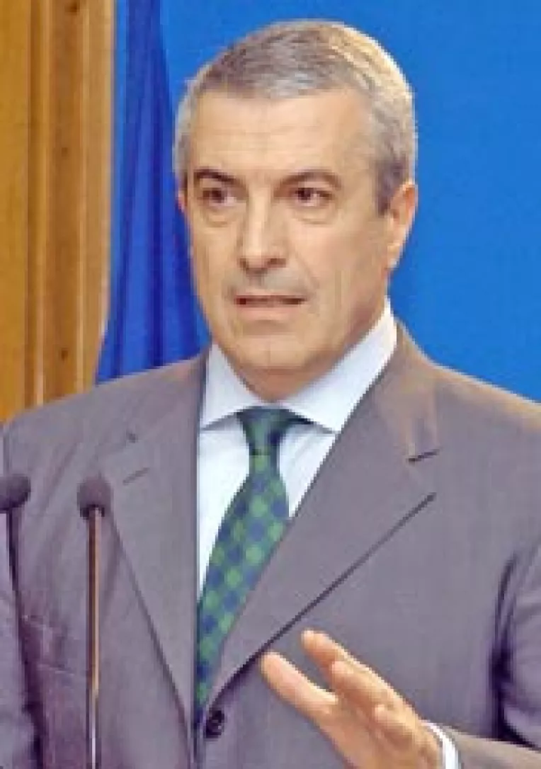 Tariceanu l-ar omeni pe Stolojan cu un jilt de ministru