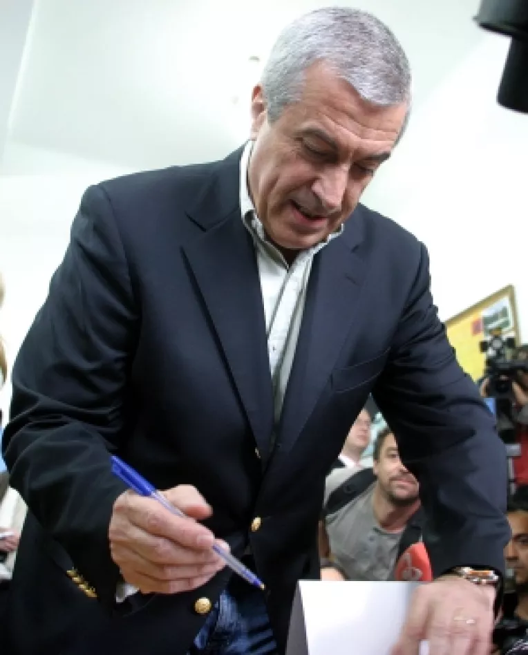 Tariceanu recomanda retinere la majorarea salariilor din invatamant

