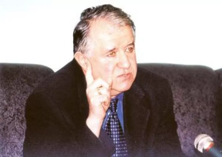 "Togan a plecat singur!"