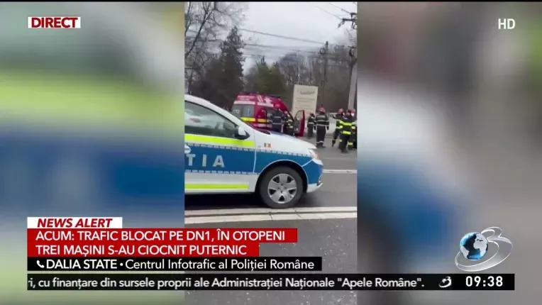 Traficul este blocat pe ambele sensuri dupa ce trei masini s-au ciocnit pe DN1