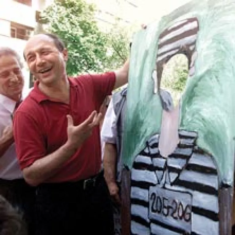 Traian Basescu promite surprize, surprize la vanatoarea de corupti