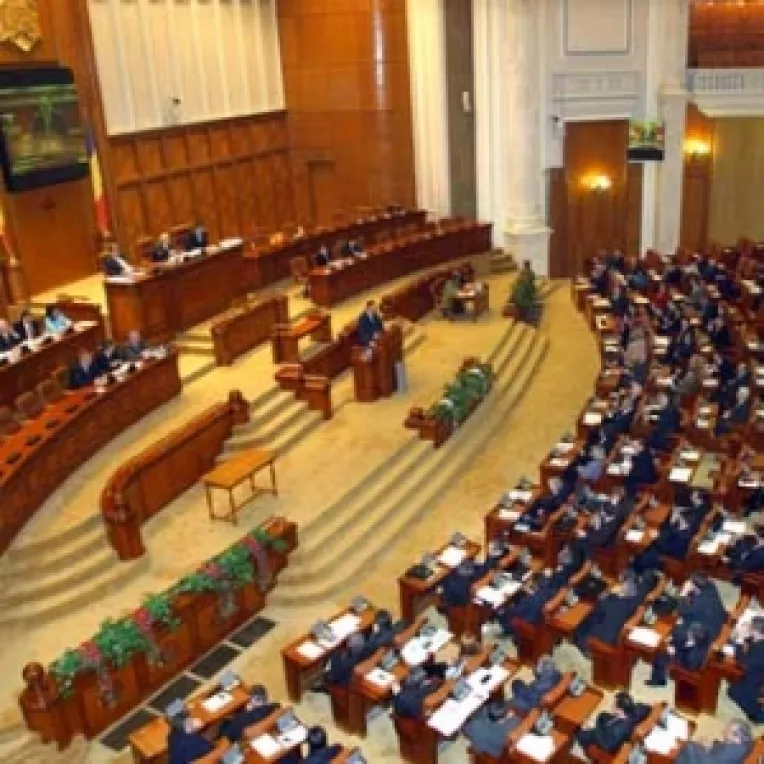 Trei motiuni in doua zile si inca una in pregatire