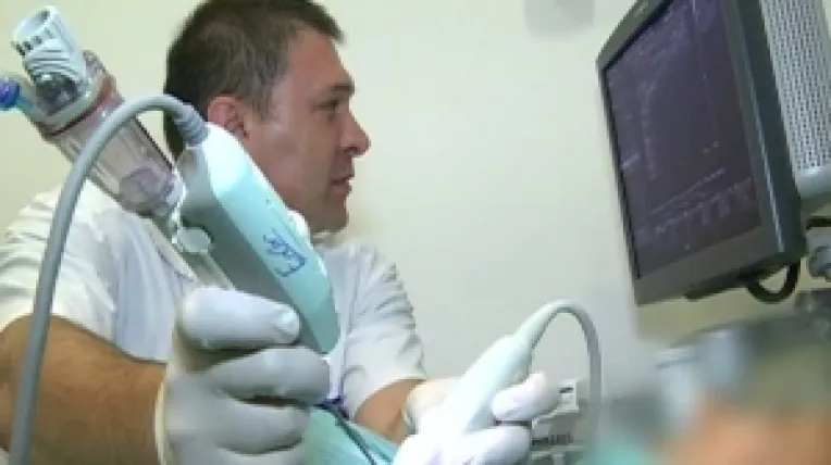 Un aparat performant care poate aspira leziunile la sani prin ghidaj ecografic, fara bisturiu