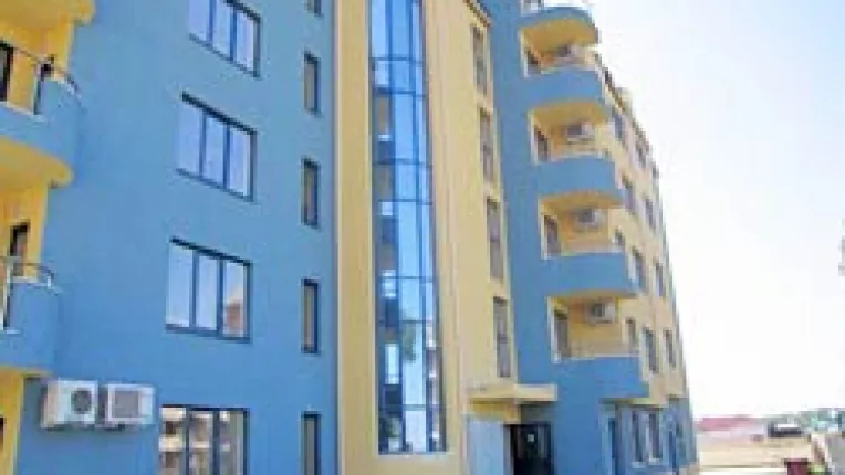 Un apartament de lux in Sunny Beach costa cat o garsoniera veche din Constanta