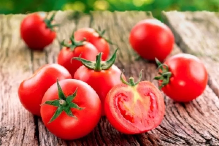 UNCAPI: Productia de rosii si cartofi romanesti a fost gata la 20 mai. Legumele nu ajung la consumatori din cauza problemelor de desfacere