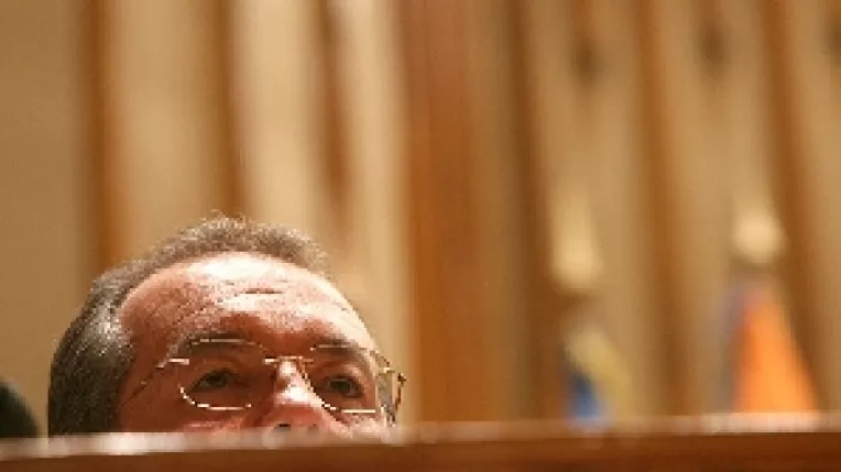 Ungaria respinge ajutorul FMI: Premierul Romaniei Emil Boc se gandeste la un nou imprumut de la FMI!