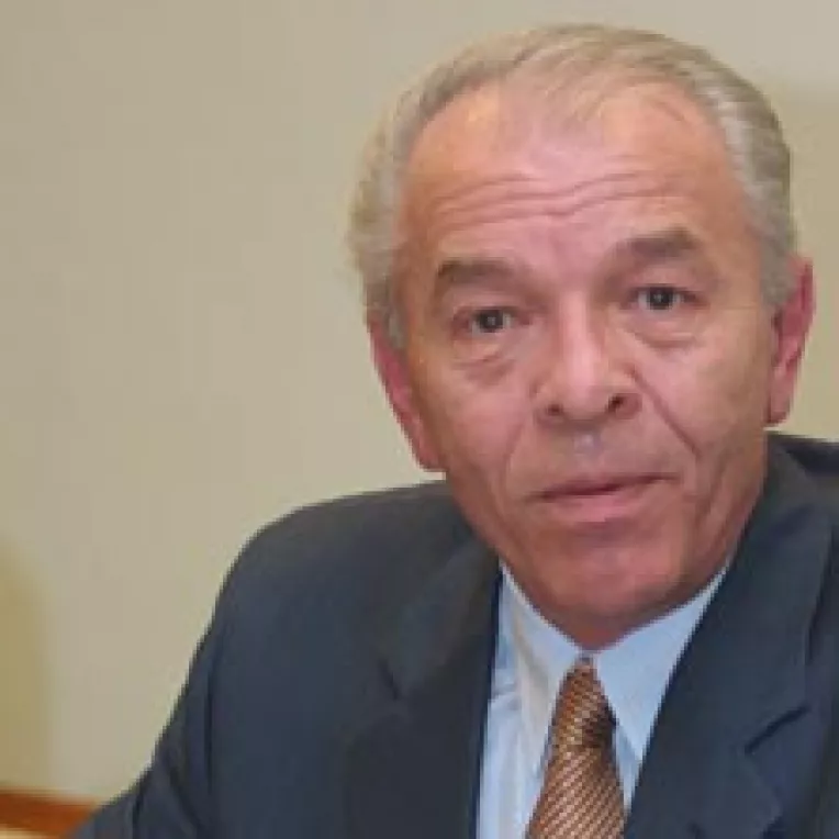 Vacaroiu este dispus sa-si dea... functia pentru legile integrarii