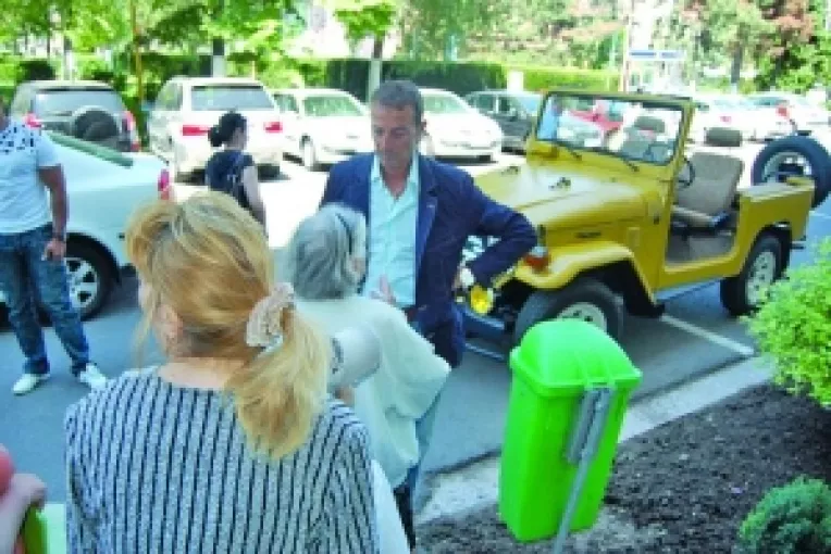 Venit la munca la volanul unei Toyota, Radu Mazare tine si audiente neprevazute