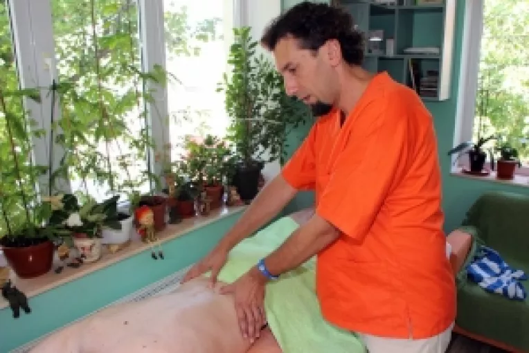 Victor Bot, un medic homeopat din Constanta, condamnat la 11 ani si patru luni de inchisoare pentru ca a abuzat o copila de 11 ani